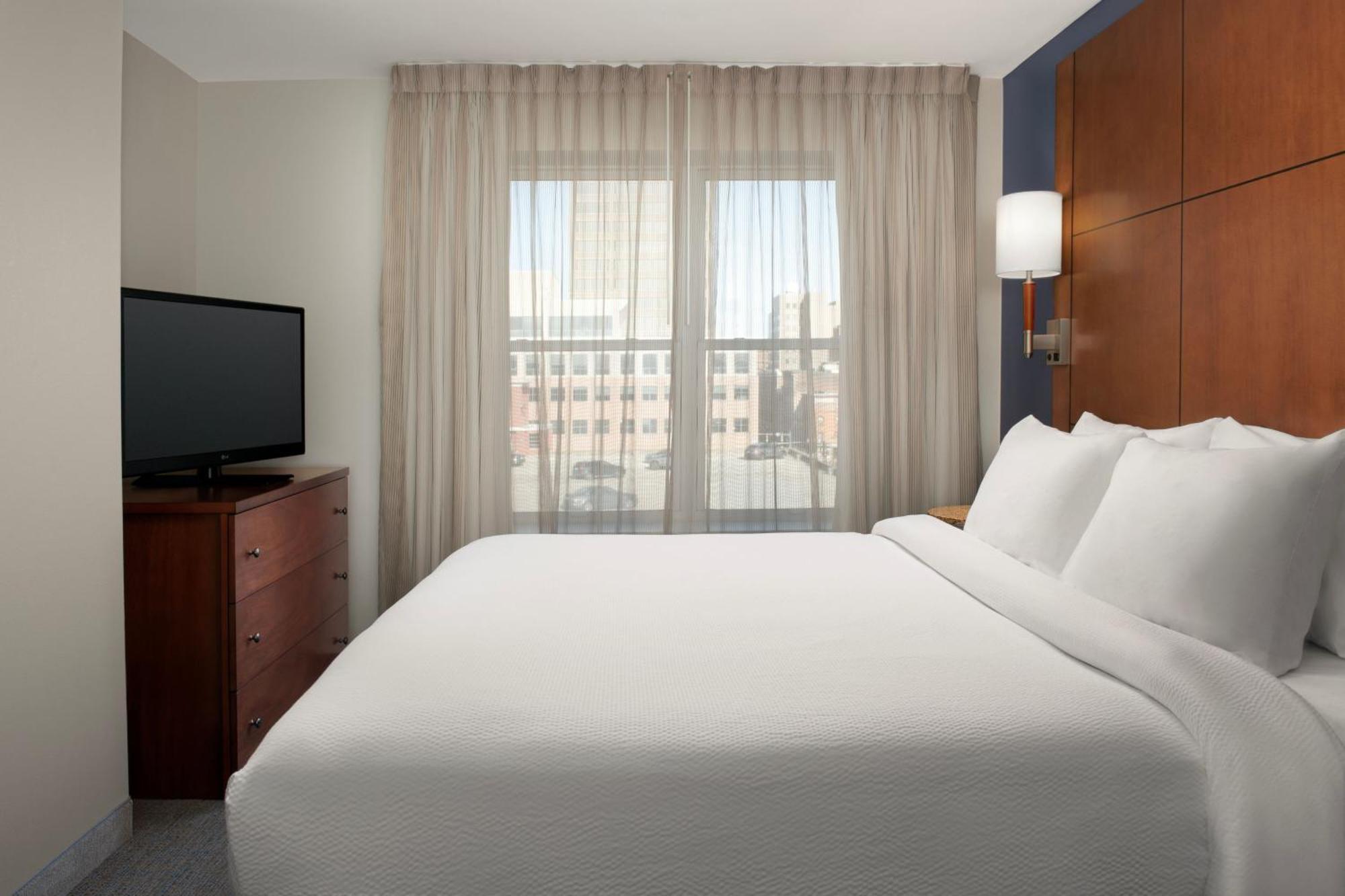 By Marriott Downtown At Armory Square 3* Syracuse