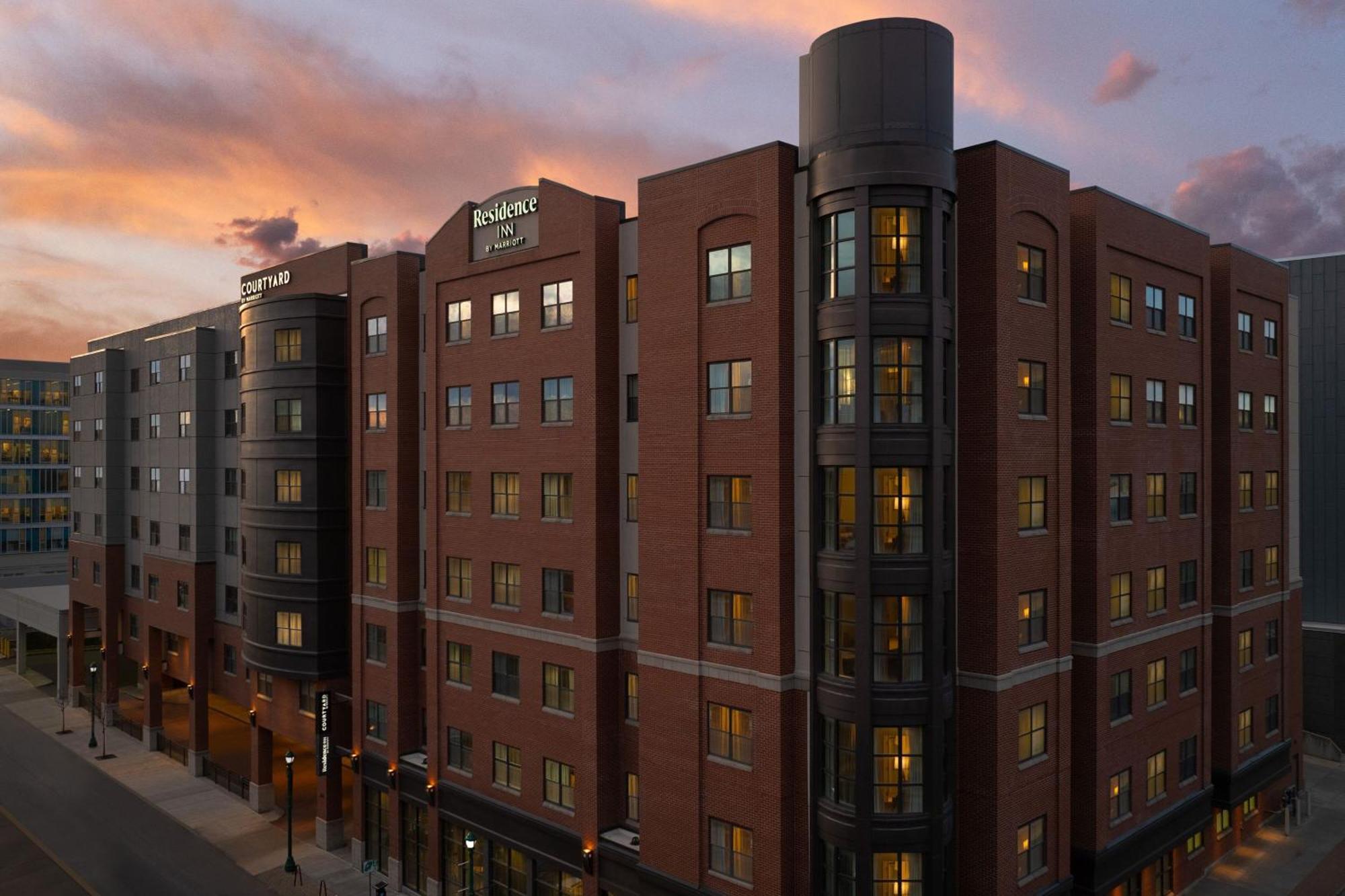 By Marriott Downtown At Armory Square 3*