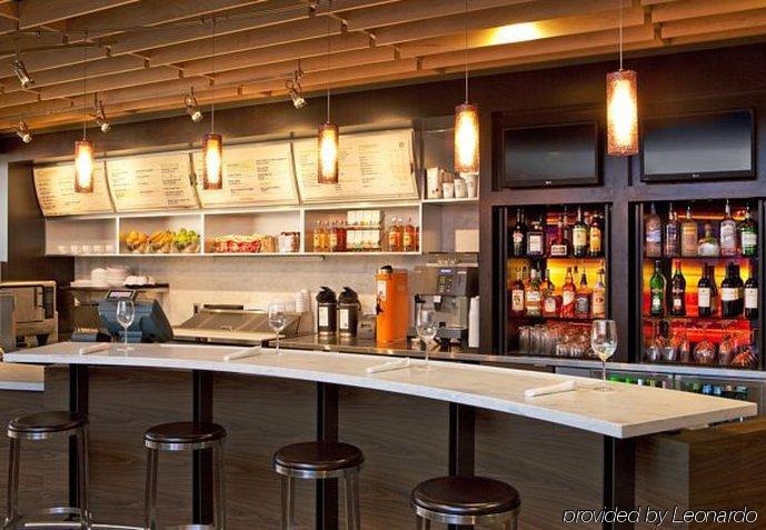 Hotel By Marriott Downtown At Armory Square 3*
